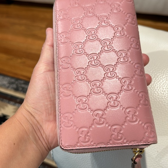 Authentic LEATHER GUCCI PINK WALLET! - Picture 3 of 17